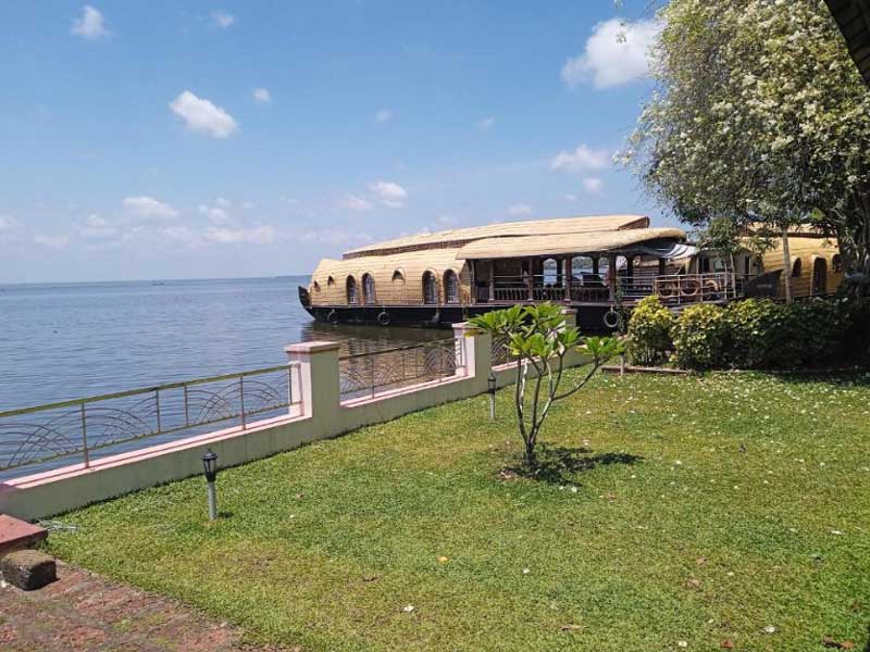 5 Days Backwaters Houseboat Tour for Couple