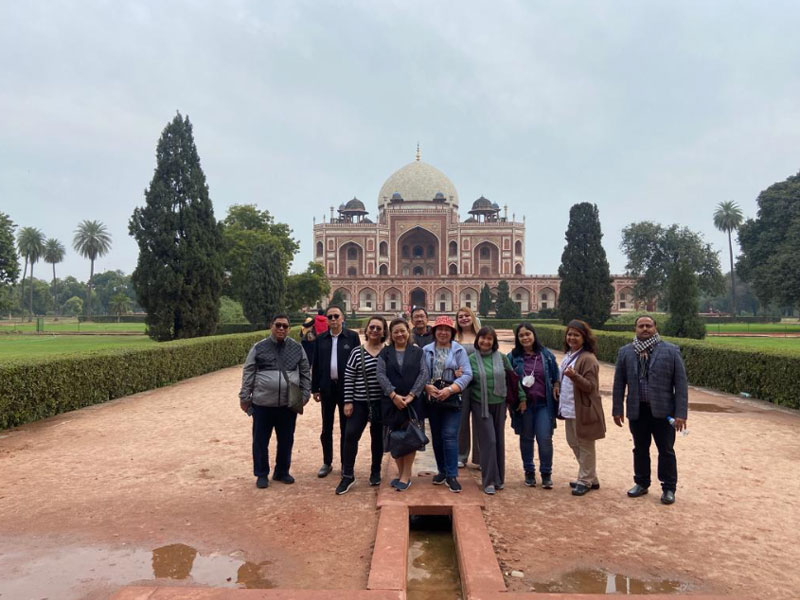 English Speaking Tour Guide for Delhi Sightseeing