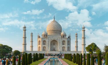 The Taj Mahal glowing at sunrise – same-day tour from Delhi