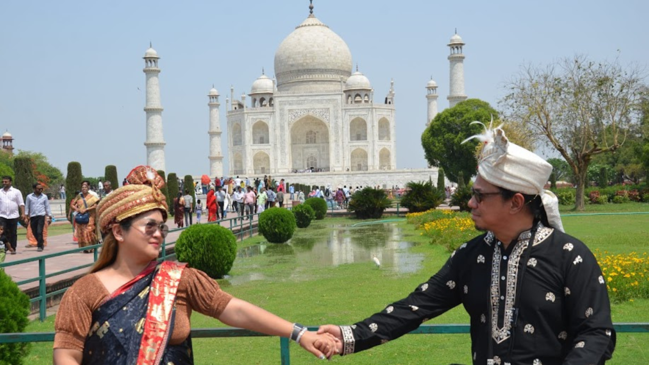Taj Mahal on Valentine’s Day (14 February) – Tour Price, Timings & Direct Booking 1 2 21